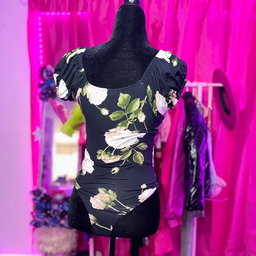 Women floral leotard wit puffy shoulders
